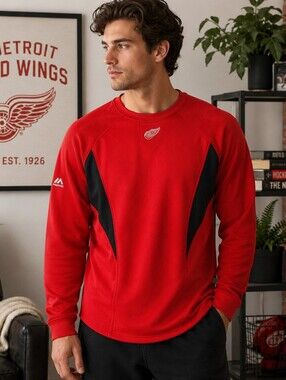 Majestic Detroit Red Wings Therma Base Curved Hem Pullover XL With Flaw